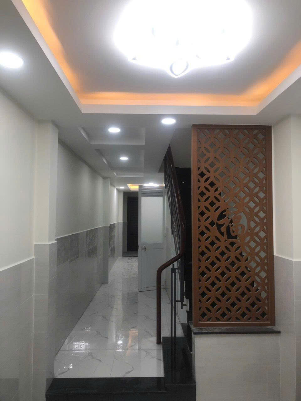 Cần bán căn nhà mặt tiền khu dân trí cao Q7 - Đang có Hợp đồng thuê 15t/Tháng.